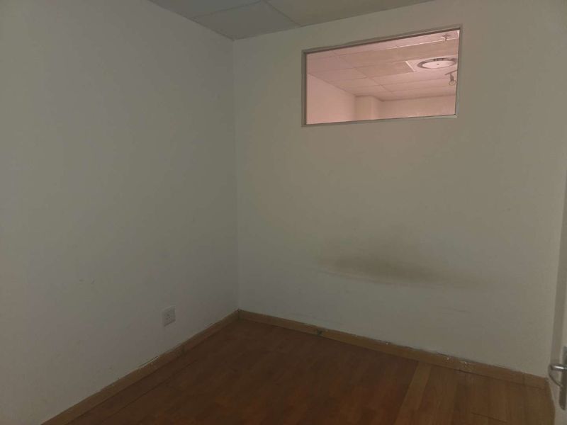 Charming One-Bedroom Apartment in the Heart of Marshalltown - Photo 5