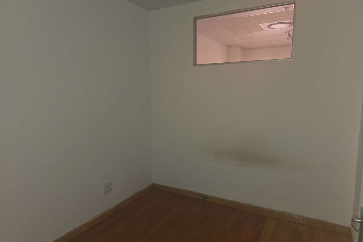 Charming One-Bedroom Apartment in the Heart of Marshalltown - Photo 5