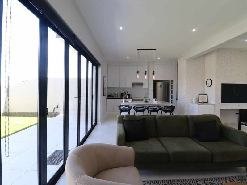 Dune View Luxury 3-Bedroom Townhouse - Perfect Home or Airbnb Investment - Photo 5