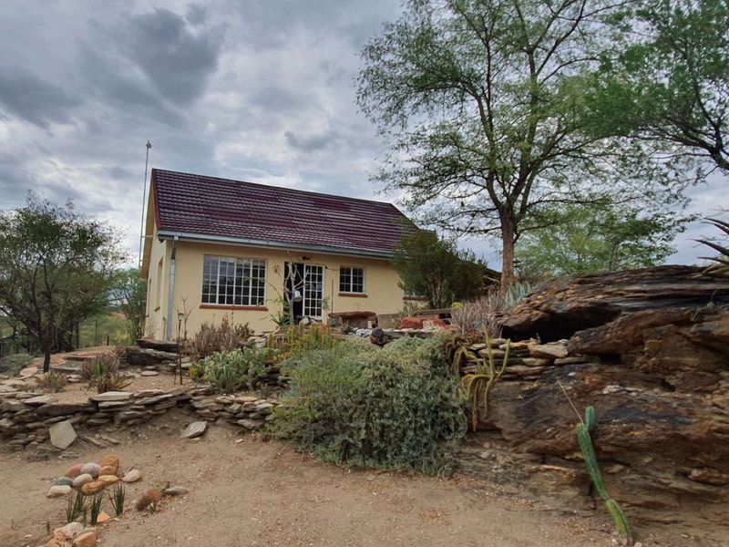 5-Hectare Equestrian Estate with Two Homes – Brakwater, Windhoek5ha Equestrian Estate with 2 Homes - Photo 3