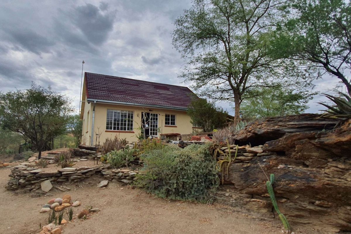 5-Hectare Equestrian Estate with Two Homes – Brakwater, Windhoek5ha Equestrian Estate with 2 Homes - Photo 3
