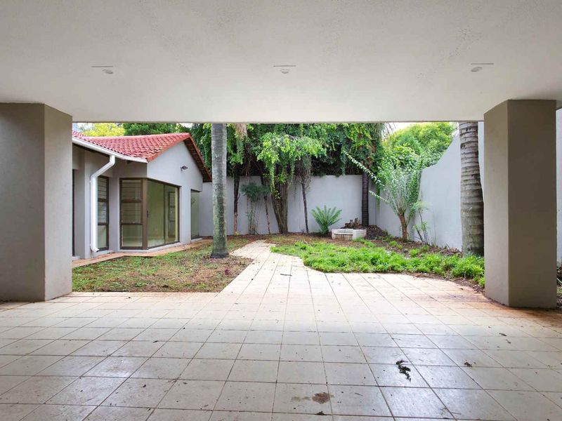 EXCEPTIONAL SANDTON LIVING – NEWLY UPGRADED SIMPLEX CLUSTER WITH GARDEN - Photo 2