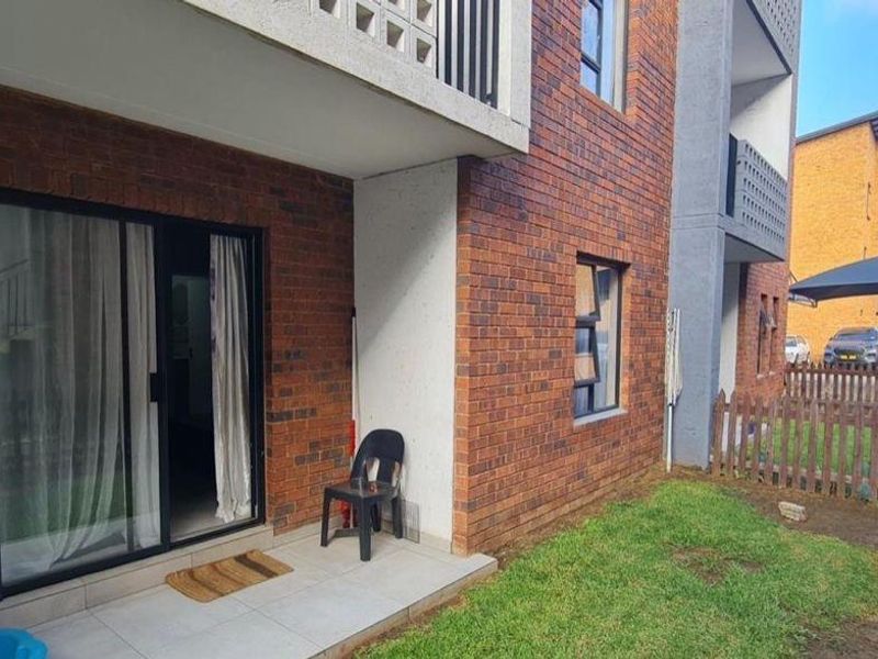 For Sale: Two Bedroom Apartment in Ravenswood - Photo 10