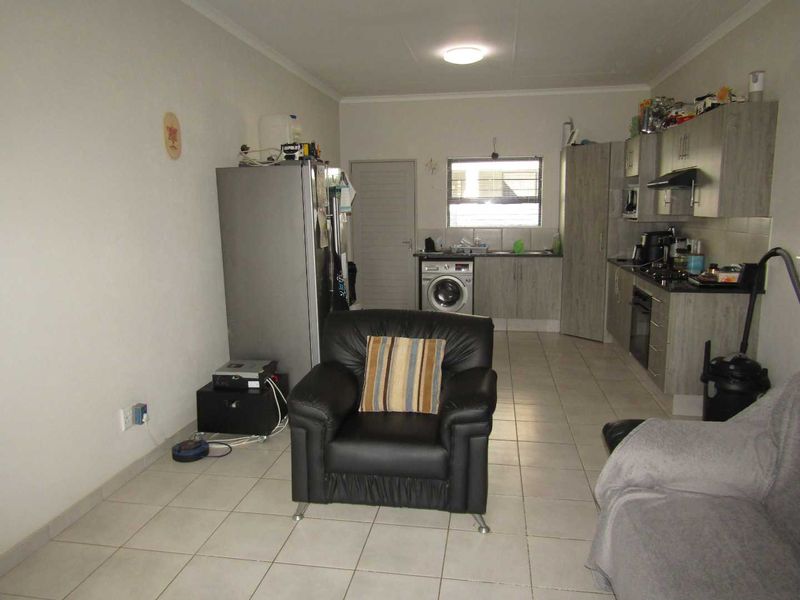 Lifestyle Living Lock Up And GO - Photo 6