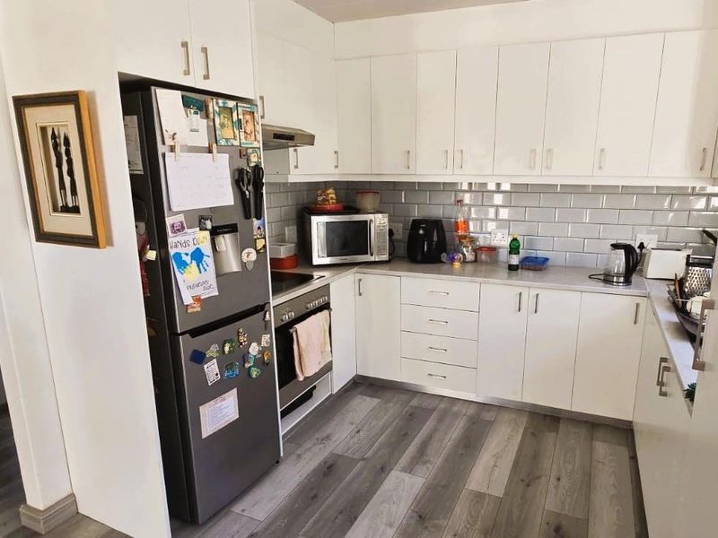 Furnished apartment perfect for single or couple only - Photo 7