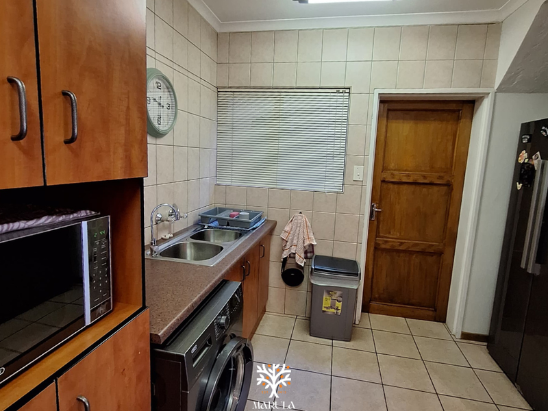 PERFECT LOCK-UP-AND-GO | KLEIN WINDHOEK | N$2 730 000.00 - Photo 8