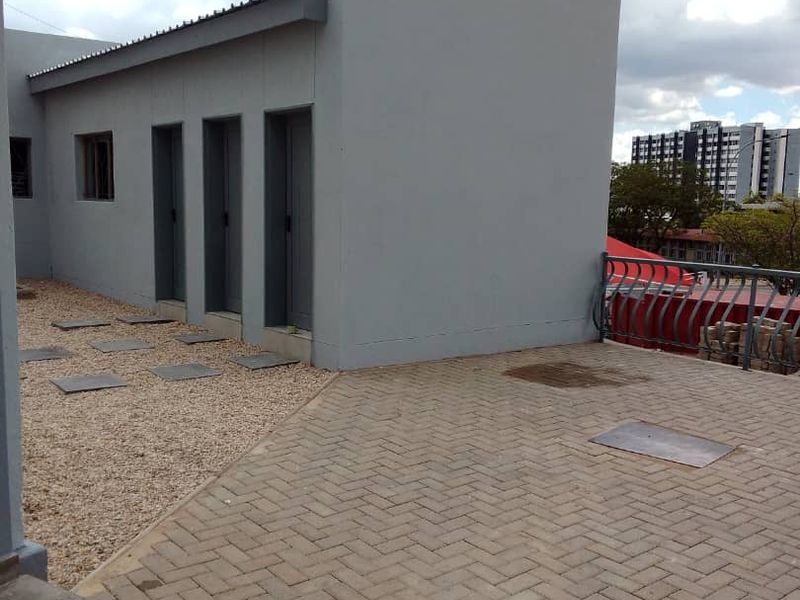 Prime Commercial Property for Rent - Photo 7