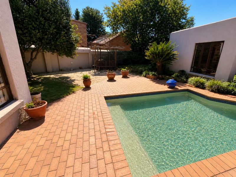 Luxury Family Home in Secure Gated Estate with Flatlet, Pool & Exceptional Safety Features - Photo 5