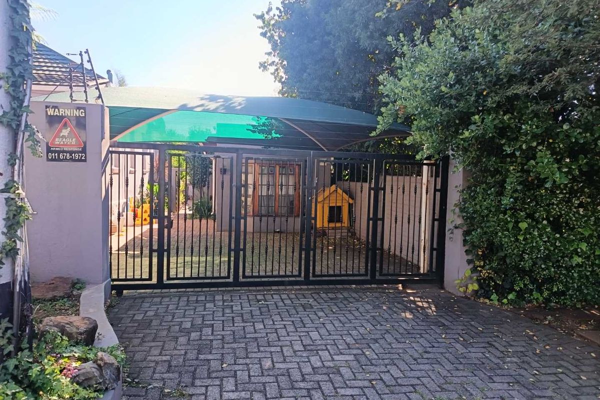 Urgent Sale! Well maintained 2 bedroom home with 2 flatlets for sale! - Photo 5