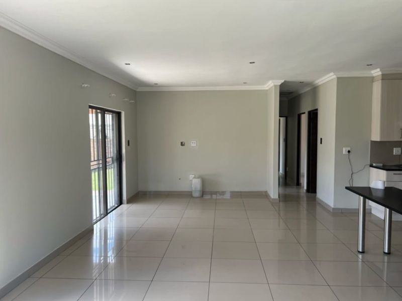 3 Bedroom House For Sale - Photo 6
