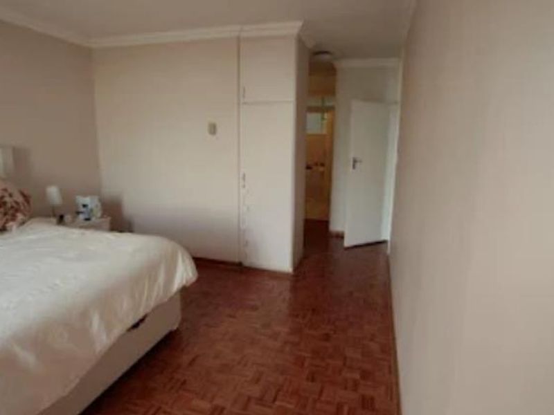 Spacious 123 sqm 2 bedroom apartment in Benmore - Photo 6