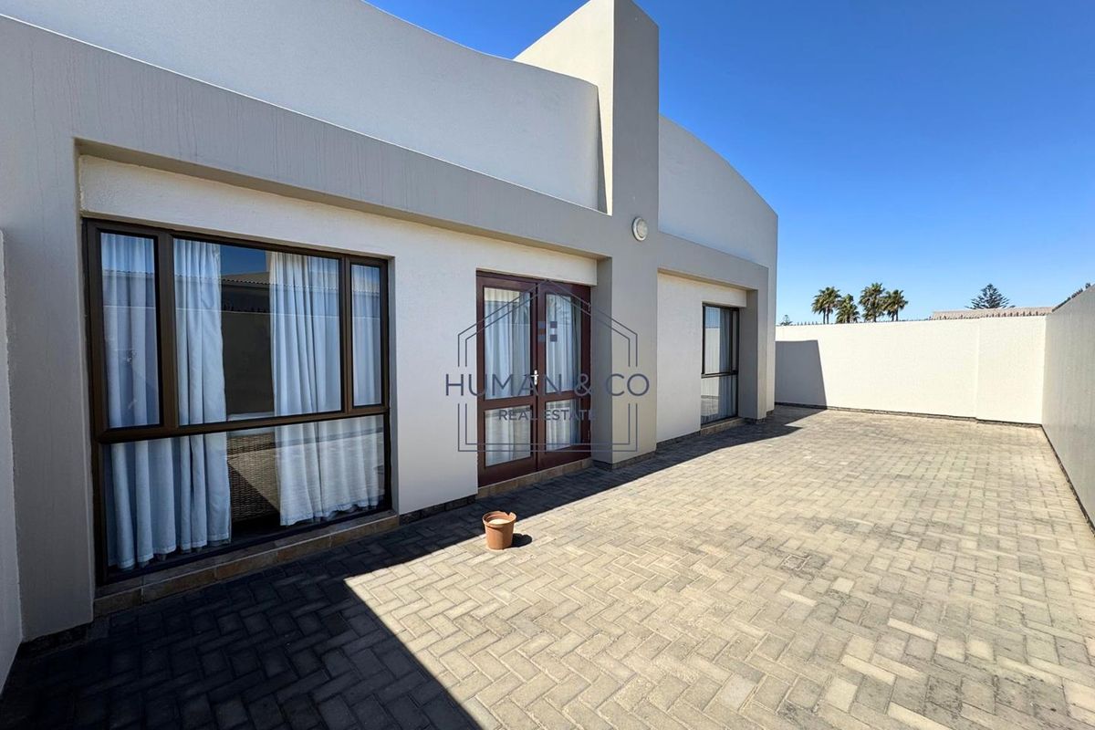 Modern ground floor townhouse near Lagoon and town center - Photo 3