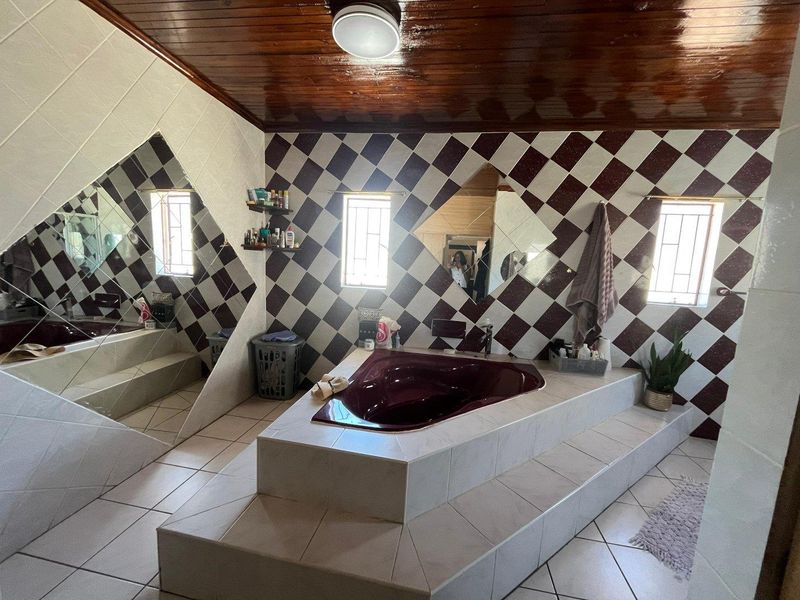 4-BEDROOM DOUBLE STOREY HOUSE FOR SALE - Photo 10