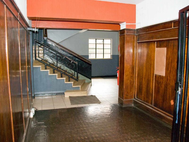 Ideal Spot: Close to Schools & Public Transport - Photo 9