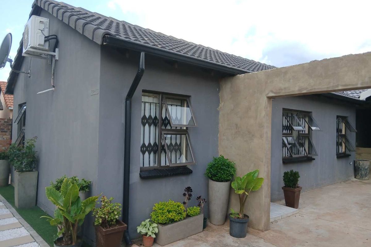 Endless Possibilities: Customize Your Dream Space! - Photo 3