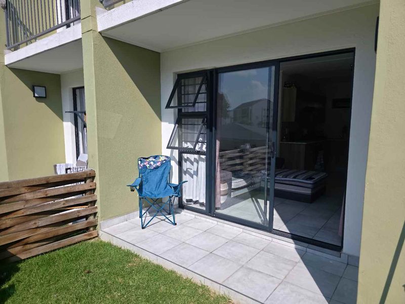 One Bedroom Garden Unit to Let in Linbro Park - Photo 2