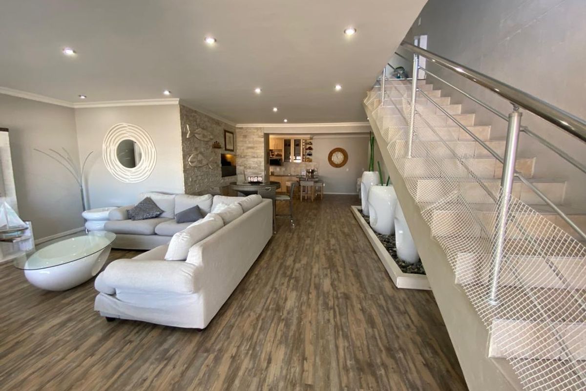 FOR SALE: 4-BEDROOM EN-SUITE HOUSE IN OCEAN VIEW EXT. 19, SWAKOPMUND, NAMIBIA - Photo 2