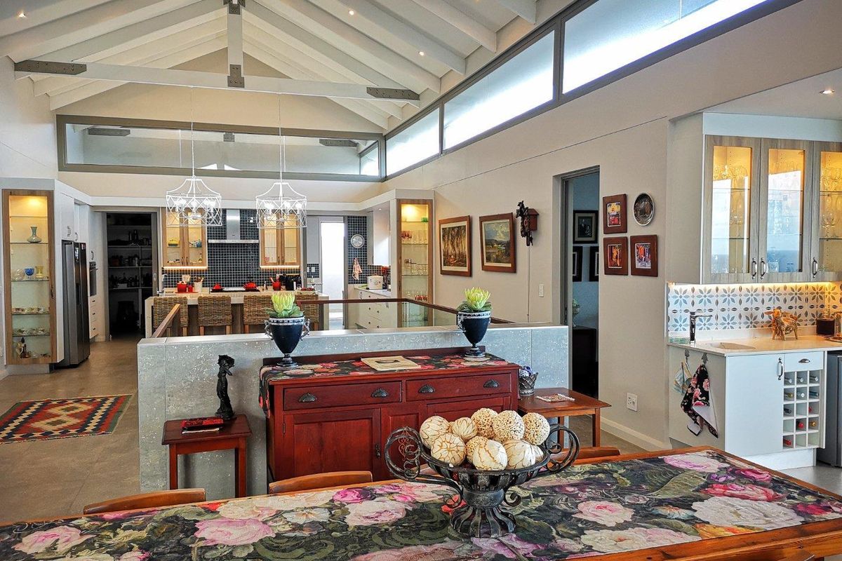 5 bedroom House in Pinnacle Point Golf Estate - Photo 4