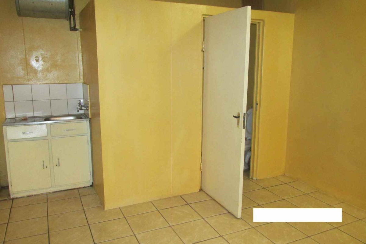 BACHELOR FLAT TO RENT IN PRETORIA CENTRAL - Photo 4