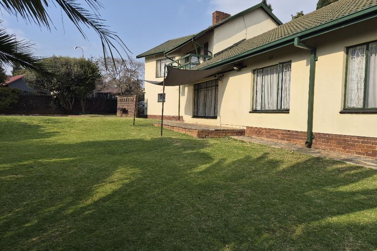 Spacious family home with flatlet in sought after Atlasville - Photo 3