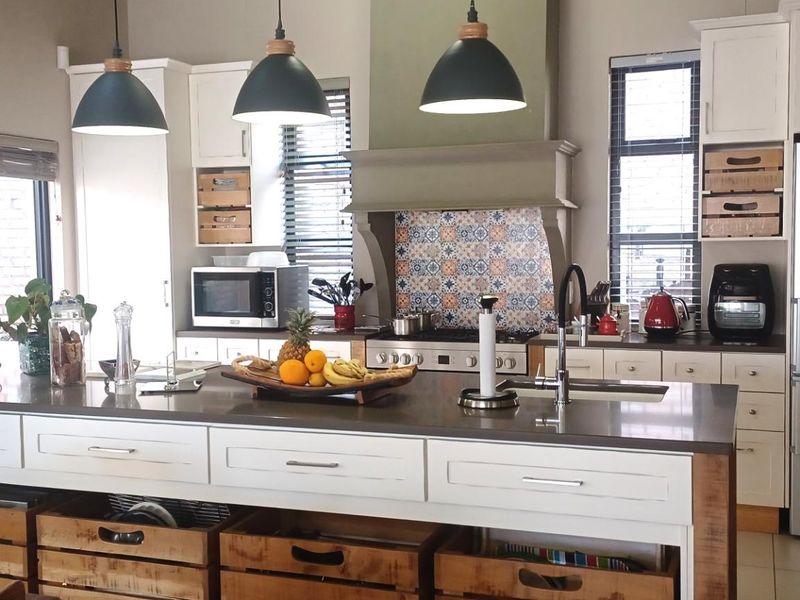 Klein Windhoek - 3 Bedroom Townhouse - CC Reg N$7 750mil - Photo 10