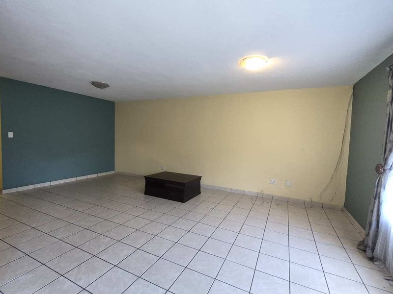 3 BEDS , 2 BATHROOMS FOR SALE IN NORKEM PARK - Photo 5