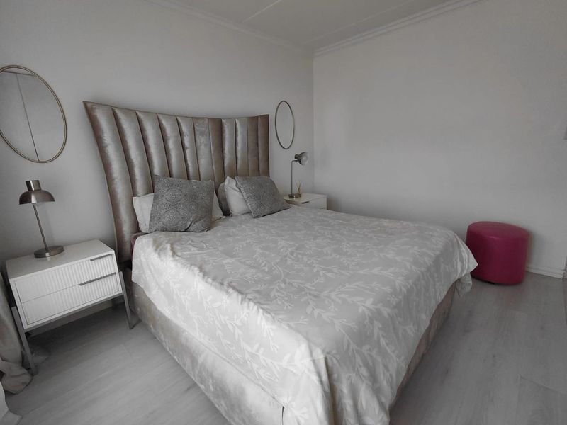 Lovely 2 Bed 1 Bath ground floor unit - Photo 8