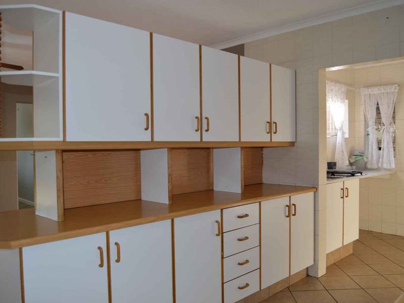 Lovely 3 Bedroom House in Secure Estate - Photo 9