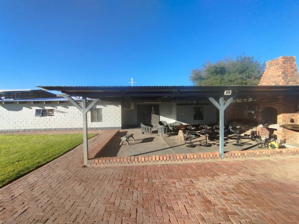 Outdoor Entertainment Area