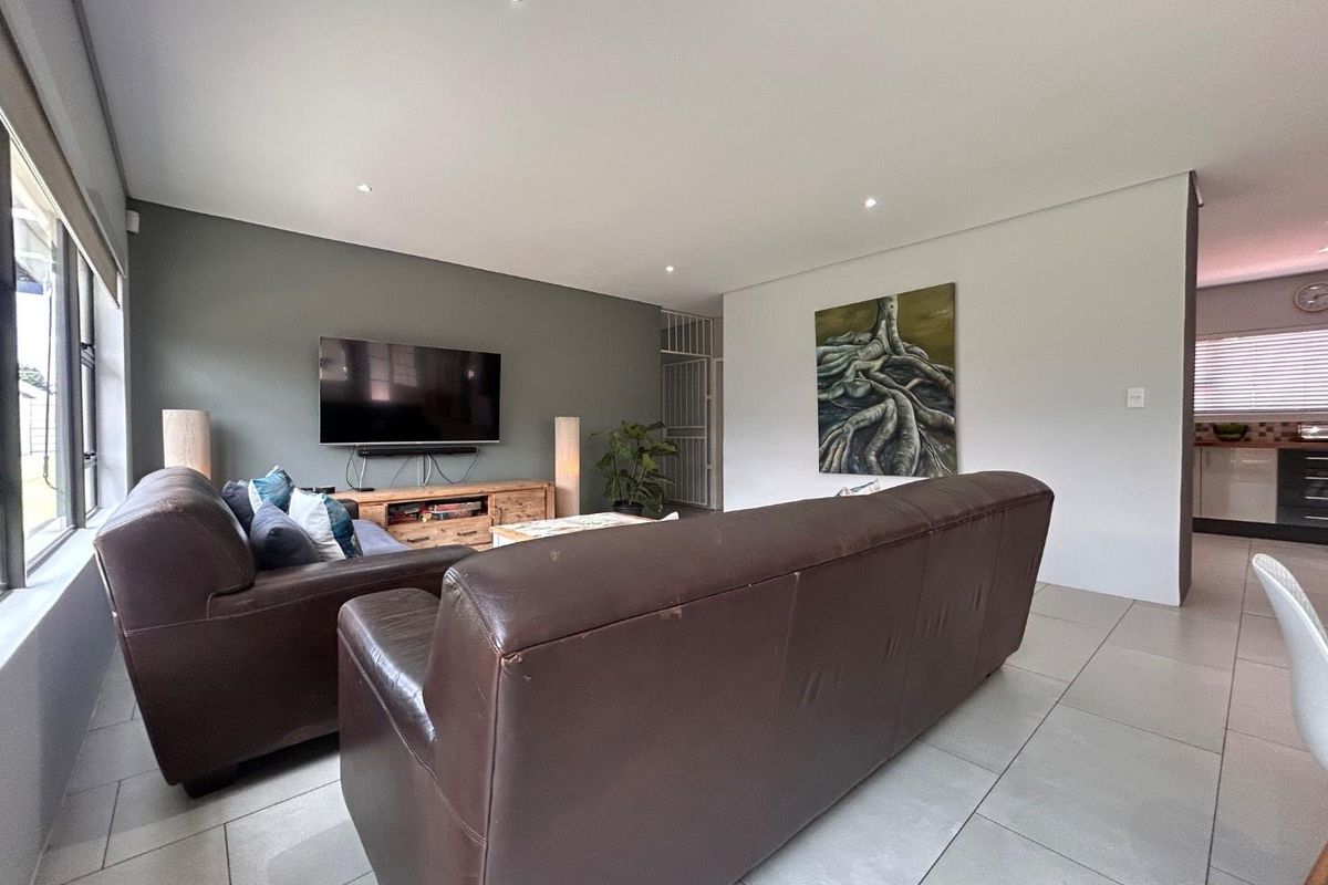 A Contemporary Sanctuary of Design, Light and Sustainability in Brackenhurst - Photo 5