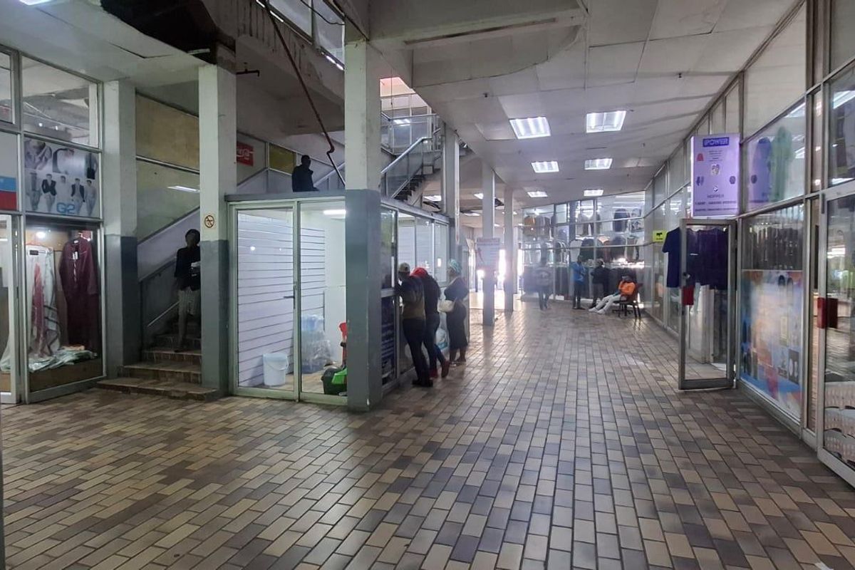 **Prime Commercial Space Available in Durban CBD - Perfect for Retail or Professional Services** - Photo 4