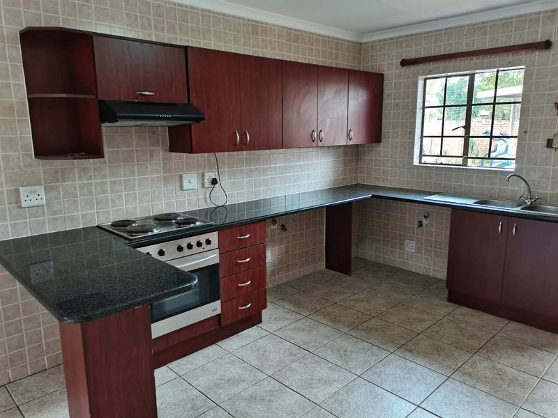 02 Bed Townhouse to rent - Photo 8