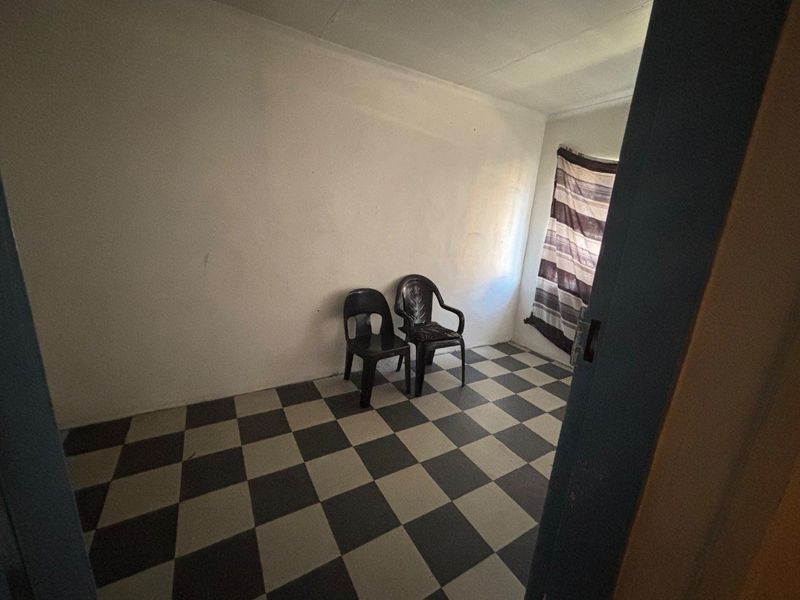 Lovely duplex unit is ready for new ownership. - Photo 3