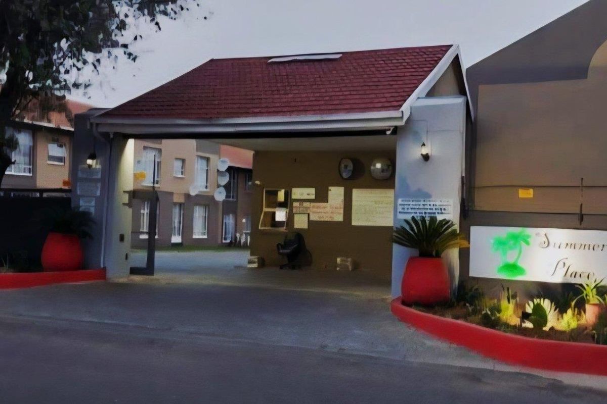 Affordable luxury in Summer Place - Ideal first home or Investment opportunity! - Photo 4