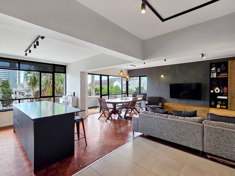 North east facing corner apartment with two balconies and automated garage | Sea Point - Photo 3