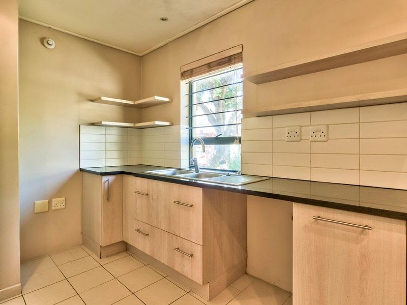 RETIREMENT LIVING AT ITS BEST - Photo 8