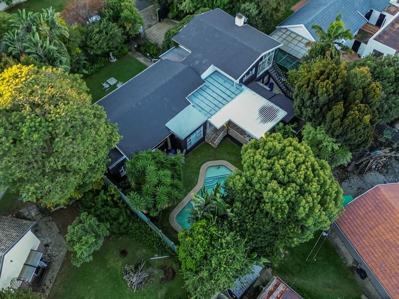 Elegant 3-Bedroom Family  Home WithPrivate Cottage, Pool & Lush Garden Oasis - Photo 1