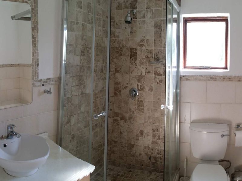 SPACIOUS 2 BED FULLY FURNISHED APARTMENT - Photo 10