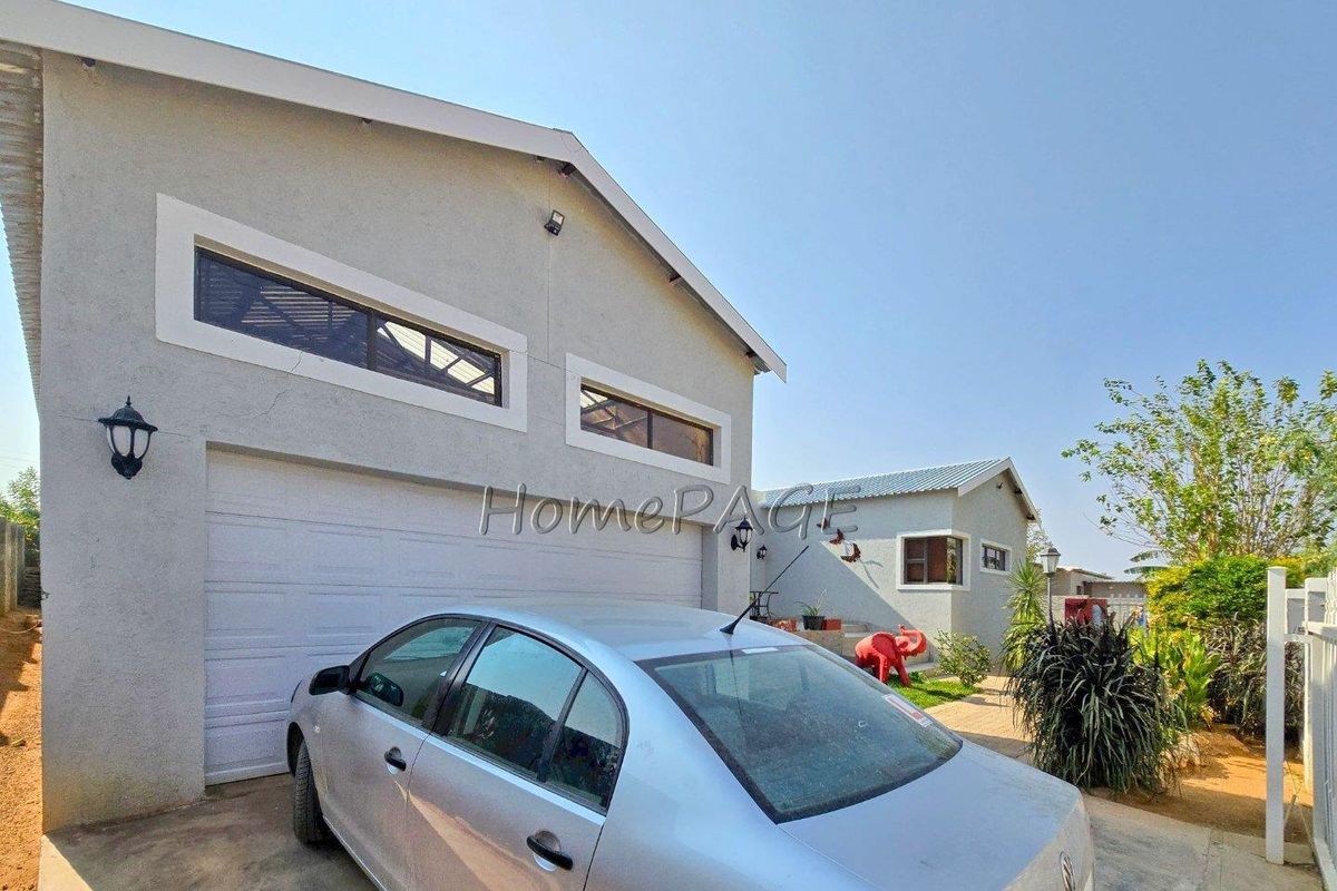 Ext 3, Outjo, Attractive 3 Bedr Home with a Flat is for Sale - Photo 4