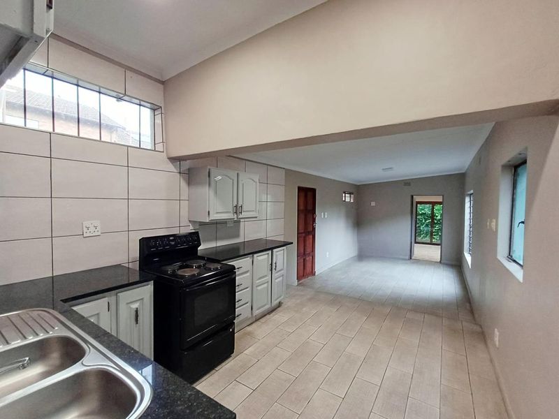 Classic Charm Meets Modern Living – Renovated 1-Bedroom Victory Park Cottage - Photo 6
