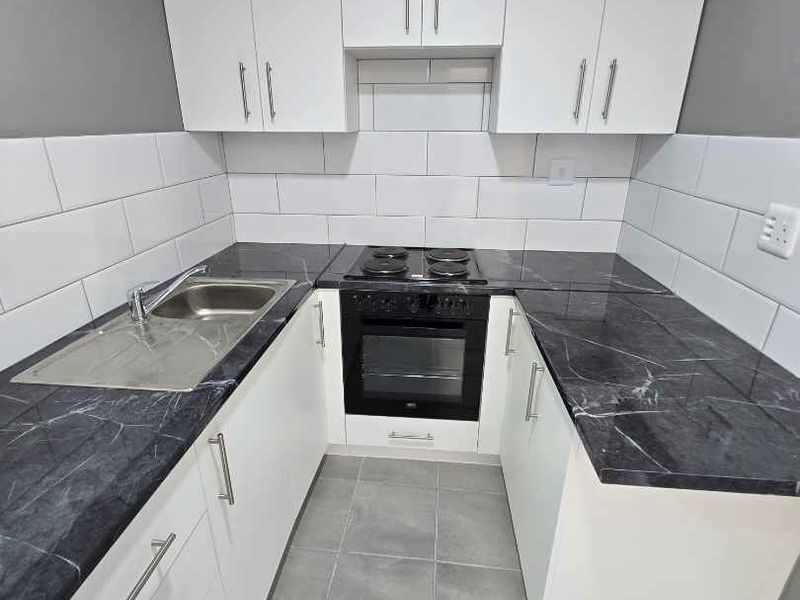 Spacious Lock-up-and-Go Apartment living in Newton Park - Photo 6