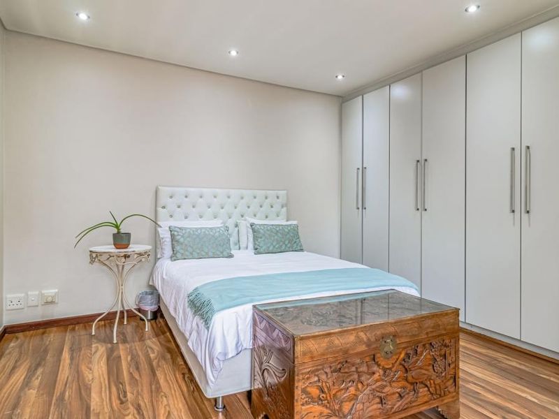Elegant Dowerglen Ext 5 Home - Photo 10