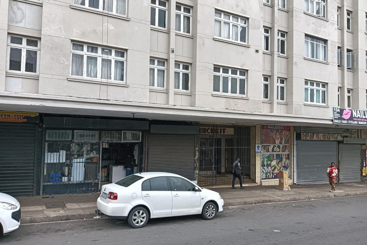 Shop to let in Durban - Photo 2
