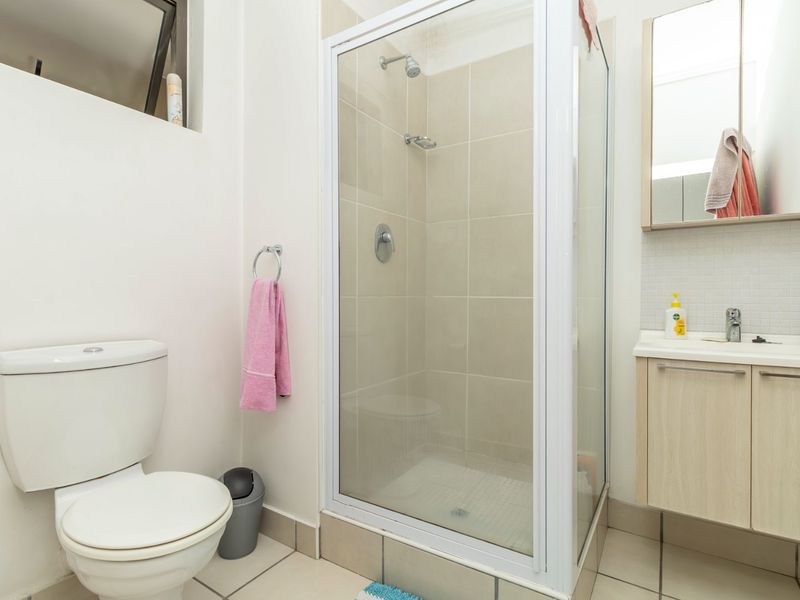 Stylish Studio Close to Shops, Dining and Entertainment - Photo 7
