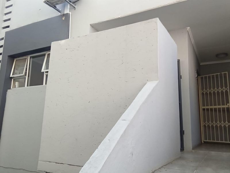 GREAT OPPORTUNITY FOR INVESTOR OR BEGINNER - Photo 1
