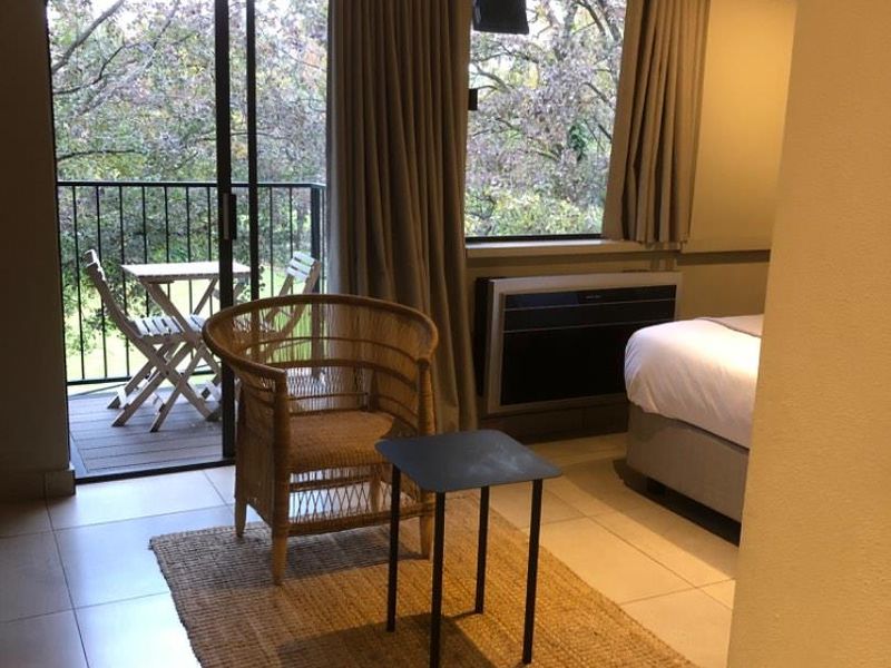 Stunning Fully Furnished Studio Apartment - Photo 2