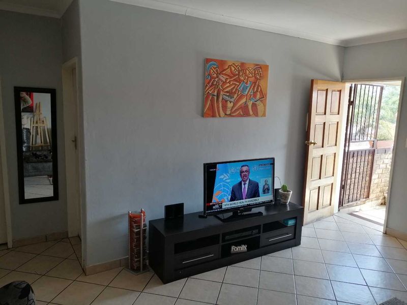 Spacious 2 Bedroom Apartment for Rent - Photo 7