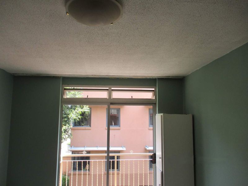 BACHELOR APARTMENT - Photo 4