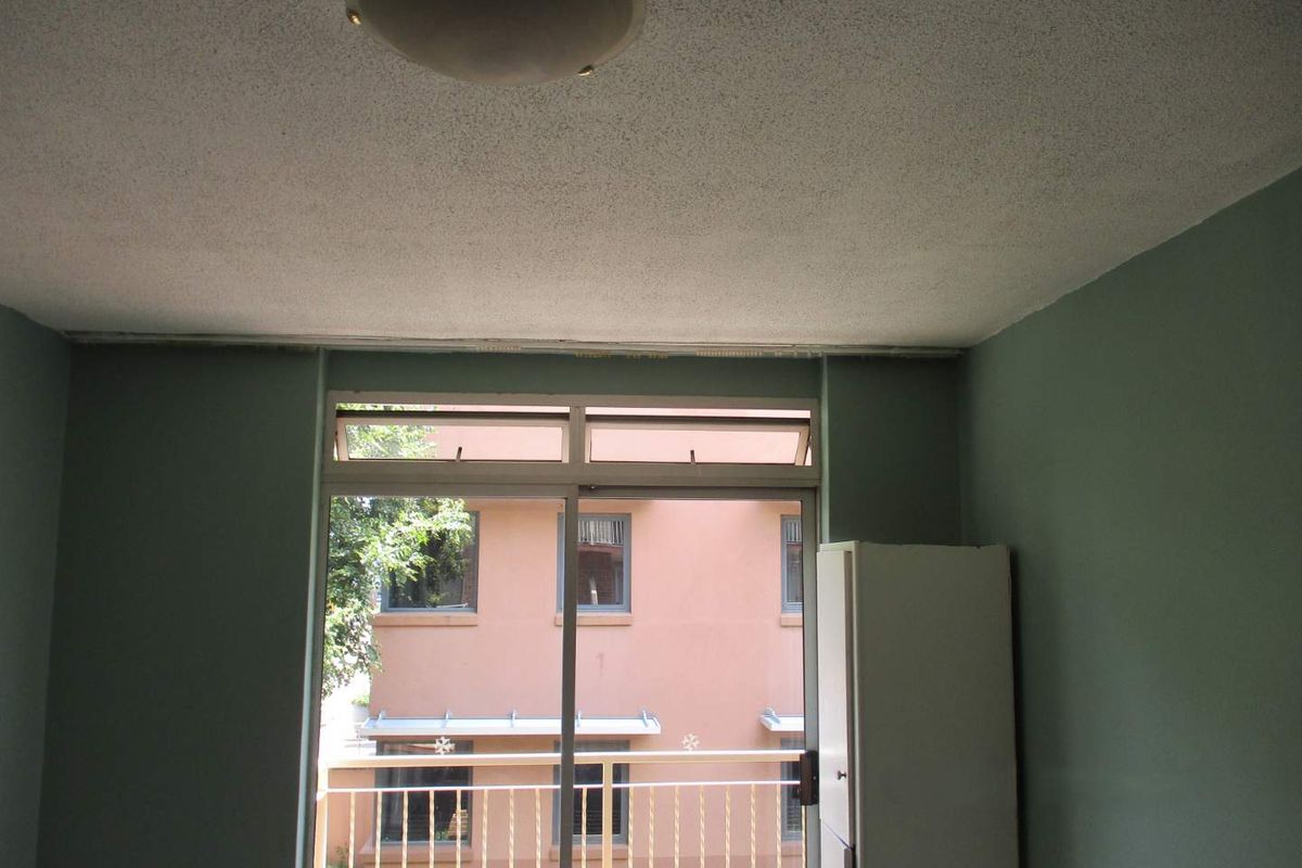 BACHELOR APARTMENT - Photo 4