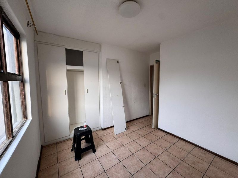 Comfortable 2-Bedroom Apt Close to Transport & Amenities - Photo 10
